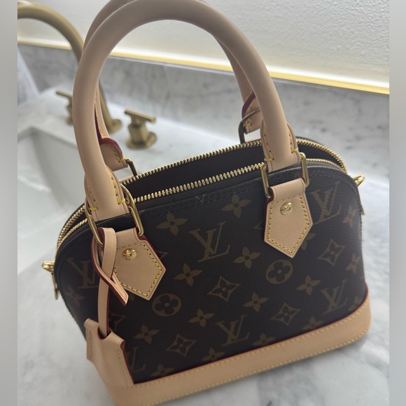 Louis Vuitton Monogram Canvas Alma BB Handbag - Picture 1 of 8